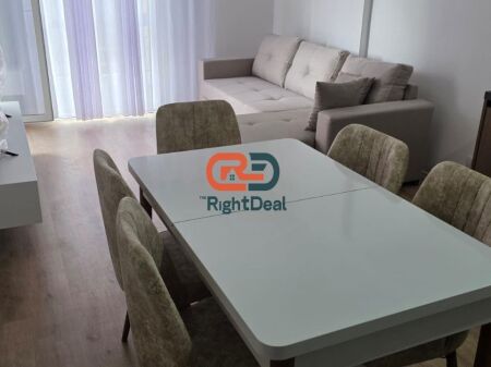 Tek Univers City, Jepet Me Qira Apartament 2+1+Post Parkimi Totalisht I Mobiluar!