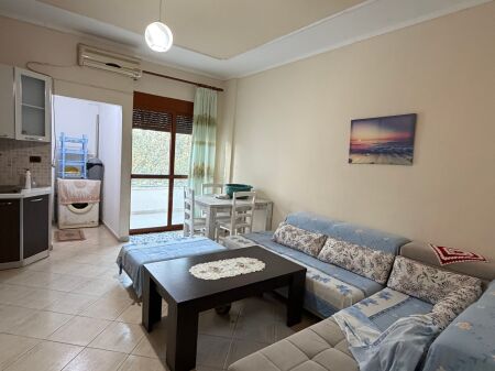 Shitet apartament me super okazion në zonën e Golemi për vetëm 1000€/m².