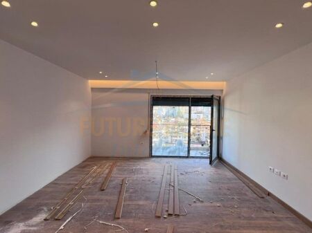 Shitet, Apartament 2+1, Porcelan, Tirane.