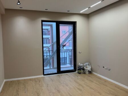 ZYRE ME QERA 80 M2 ASTIR 450 EURO