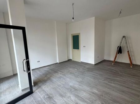 DYQAN ME QERA 32 M2 STADIUMI DINAMO 50.000 LEKE