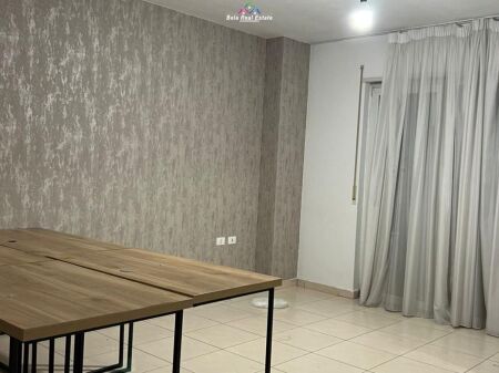 Zyre Me Qera 1+1 Tek Brryli (ID BZ2833) Tirane