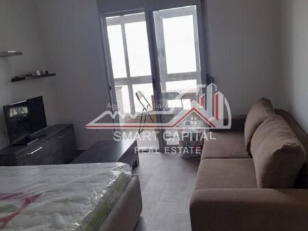 SHITET GARSONIERE NE VLORE TE KONSULLATA ITALIANE.