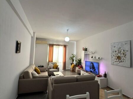 Shitet Apartament 2+1+2 - Yzberisht