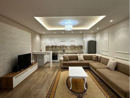 Appartamento 2+1 In Affitto nel Lago Secco, Tirana 800 € /Mese