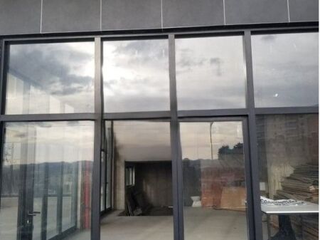 AMBIENT KOMERCIAL ME QIRA, VENDOSUR NE SHKOZE!