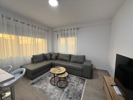 Jepet me qera apartament 2+1+2+Post Parkimi Rruga Qemal Stafa