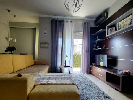 APARTAMENT ME QERA 1+1 ALI DEMI 500 EURO