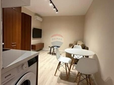 Apartament - Për Qira - Rruga Kongresi I Manastirit, Tiranë