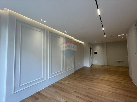 Apartament  2+1+2 + Parkim- Për Shitje - Komuna e Parisit, Tiranë