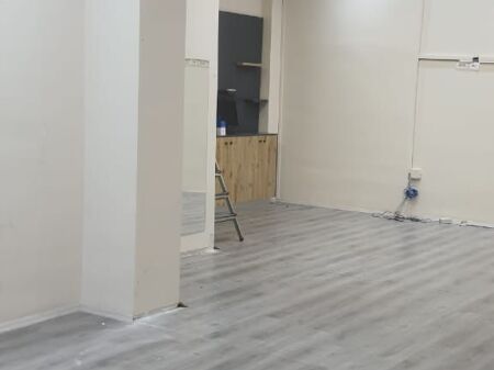 Jepet me qera dyqan te 21 Dhjetori