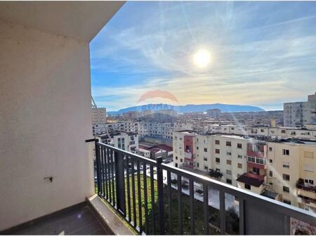 Apartament 1+1 ne shitje ne perballe ish shkolles se Naftes,Vlore.