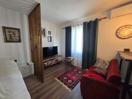 Garsoniere per Qira tek 21 Dhjetori  420 € /Muaj