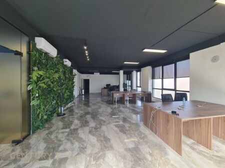 VENDO LOCALE COMMERCIALE NELLA GRANDE ANELLO-ASTIR!