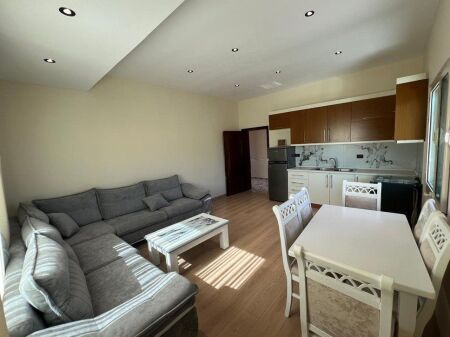 Jepet apartament 2+1 me qira Prane Vilave Amerikane