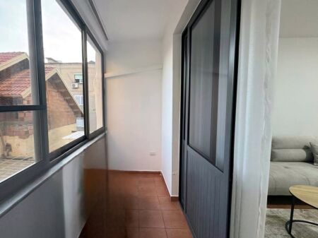 Apartament 2+1 per qera , Xhamia e Tabakeve!