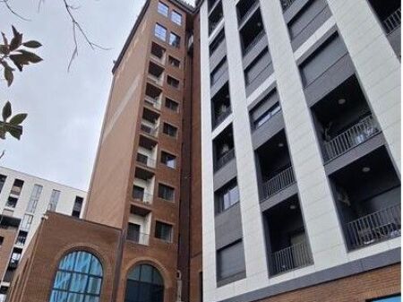 Shitet Apartament 2+1+2 tek Rezidenca Henke