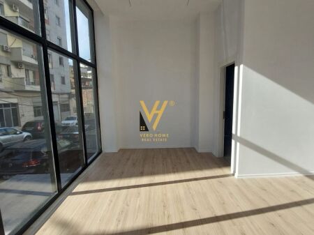 JEPET DYQAN 35 M2 ME QERA TE MINE PEZA 105.000 LEKE