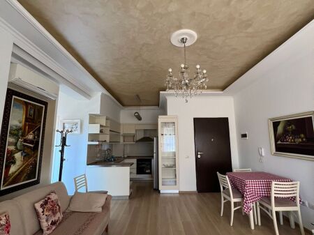 Affittasi appartamento 1+1 – Via Frosina Plaku, Complesso Contatto 📍