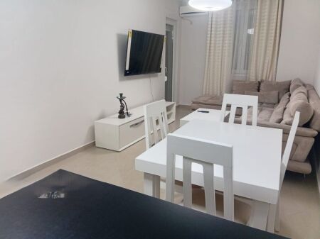 Appartamento 2+1 In Affitto nel Complesso Magnet, Tirana - 770€ | 80 m²