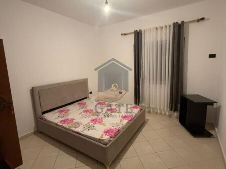 Apartament 1+1 me qira në zonën e Ish-Kënetës.