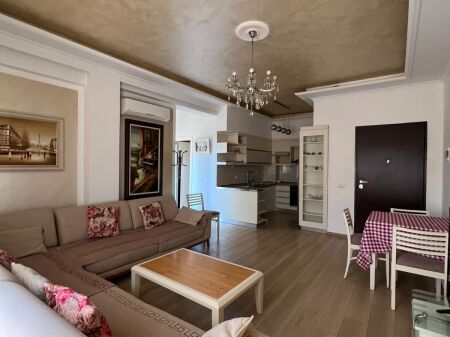 Affittasi appartamento 1+1 in via Frosina Plaku nel complesso Kontakt!