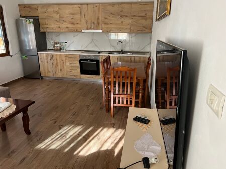 Primo piano in affitto, Casa privata vicino a Top Channel