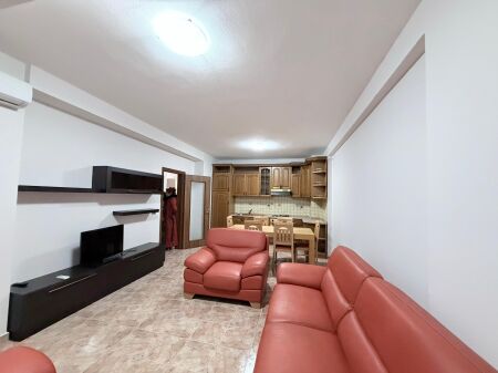 JEPET ME QIRA: APARTAMENT 2+1 – RRUGA "HIM KOLLI"