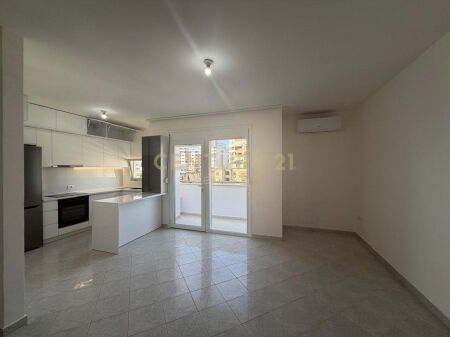 PALAZZO FRECCIA, APPARTAMENTO 2+1+2 IN AFFITTO 500 € /Mese