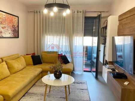 Apartament 1+1 me Qira tek Stadiumi Dinamo