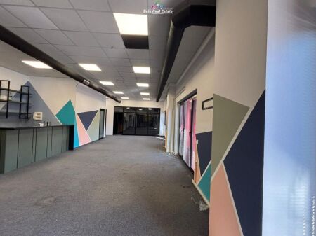 Zyre Me Qera Tek Farmacia 10 (ID BZ2129) Tirane