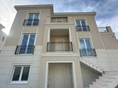 Villa su 3 Piani in Vendita – Collina Verde, vicino a TEG