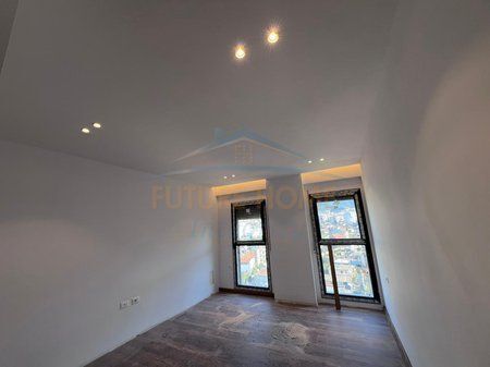 Shitet, Apartament 2+1, Porcelan, Tiranë.