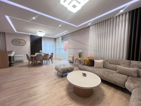 Rent, Apartment 3+1+2+2 Parking spaces, Red School, Tirana.