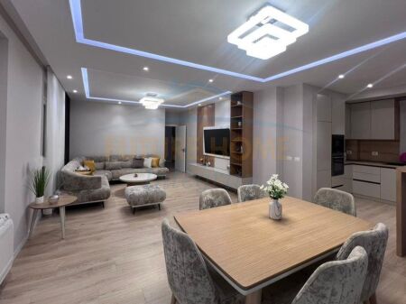 Qera, Apartament 3+1+2+2 Poste parkimi, Shkolla e Kuqe