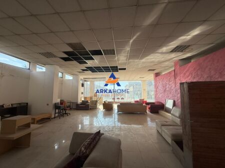 RENTAL SPACE GIVEN 750M2 "AT AMERICAN HOSPITAL 3" 375000 LEKE