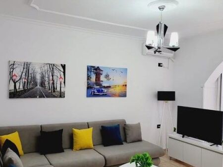 JEPET ME QIRA APARTAMENT 1 + 1 TEK SHKOLLA E KUQE !!