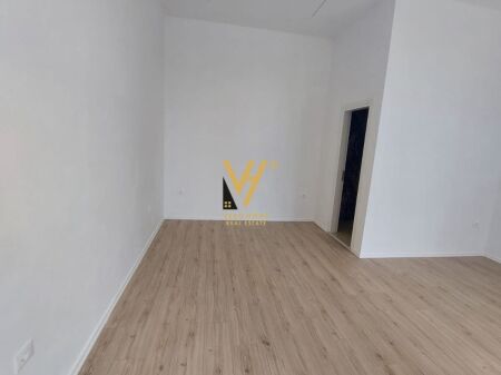 JEPET DYQAN 40 M2 ME QERA TE MINE PEZA 100.000 LEKE