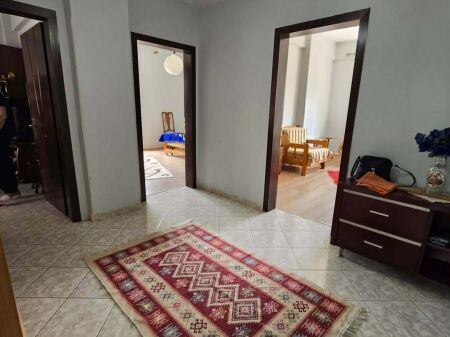 Shitet apartment ne pallat