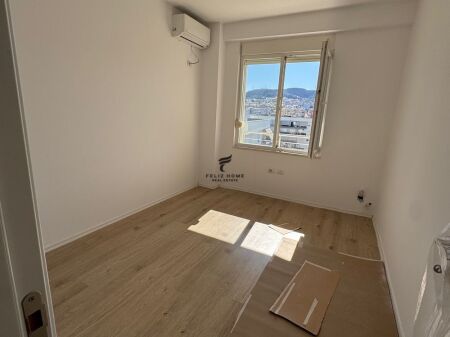 OFFICE FOR RENT 85 M2 PARIS COMMUNE 700 EURO