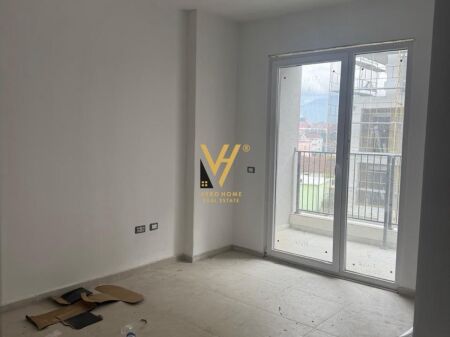 VENDESI APPARTAMENTO 1+1 A UNIVERS CITY 67.000 EURO