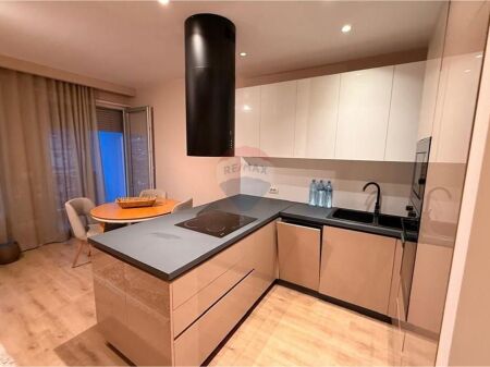 Apartament 1+1 per qira prane Maternitetit te Ri