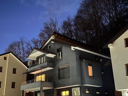 Villa Esclusiva di 232m² in Vendita a Mavrovë – Vista Panoramica sul Lago