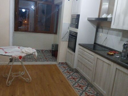 2+1,i mobiluar me parkim,te selvia afer black diamond,1300 euro