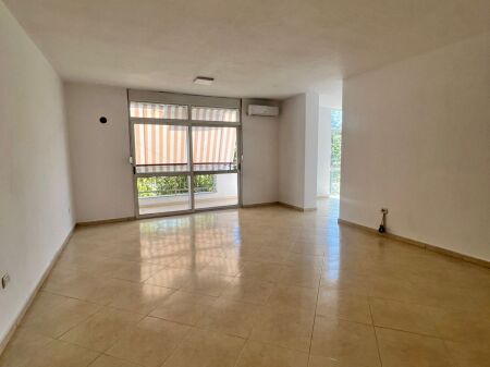 Locale in Affitto per Uffici – Zona "Ish-Ekspozita"