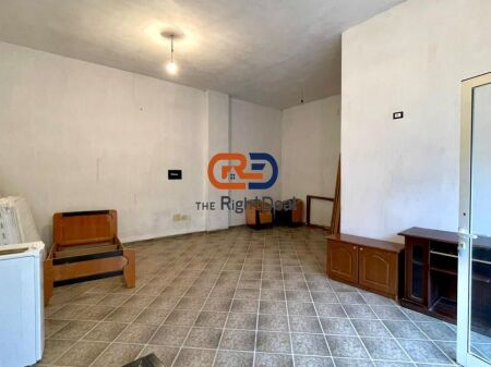 In Astir, Business Unit for Rent, Ideal for Investment!!!