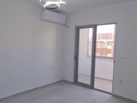 UFFICIO IN AFFITTO 74 M2 CENTRO 68.000 LEKE