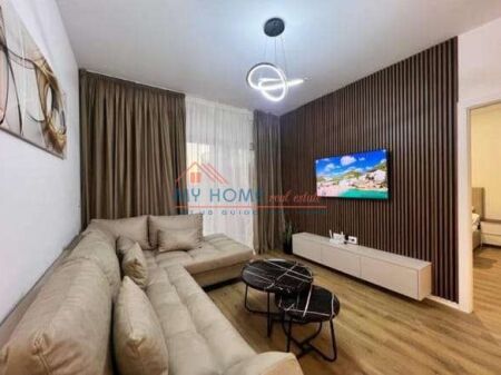 Apartament 2+1 me Qira te Zogu i Zi Tirane