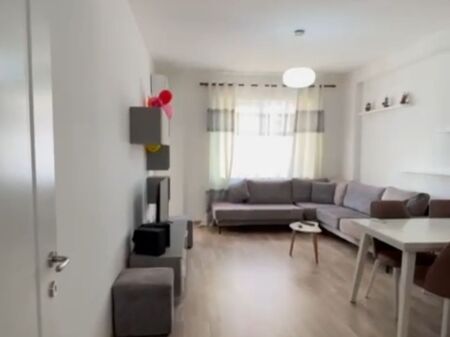Apartament per qira ne Astir