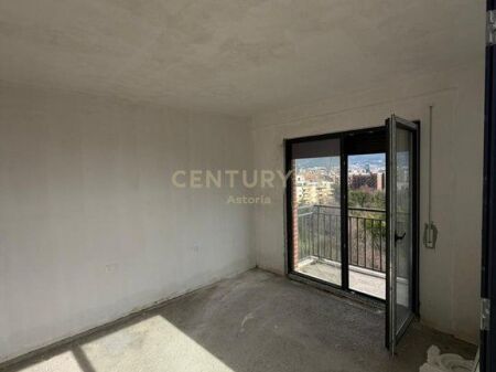 VENDESI APPARTAMENTO GIARDINO BOTANICO 1+1 90m² PIANO 5